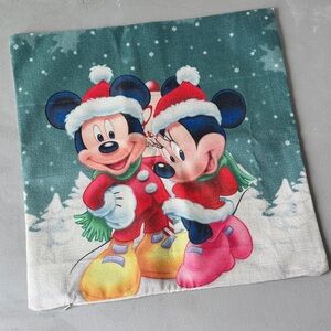 NWOT DISNEY MICKEY MOUSE MINNIE MOUSE CHRISTMAS HOLIDAY PILLOW COVER 17” X 18”